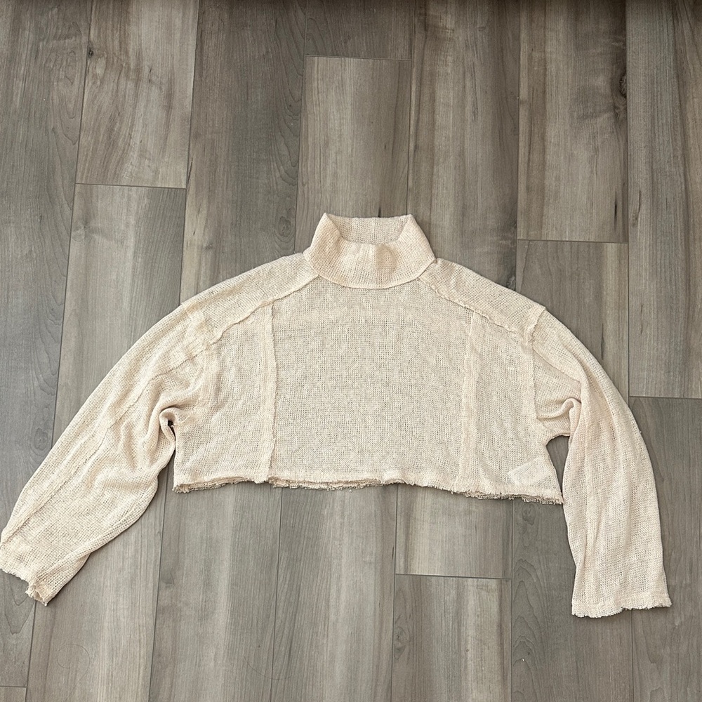 Cropped Cream Knit Top